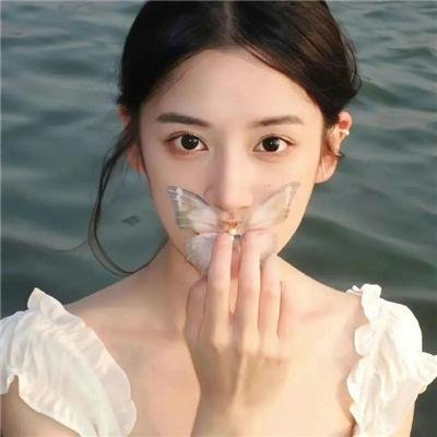 暗红